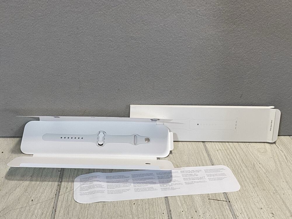 Apple White Sport Band for Apple Watch Series 8 One Size 41mm